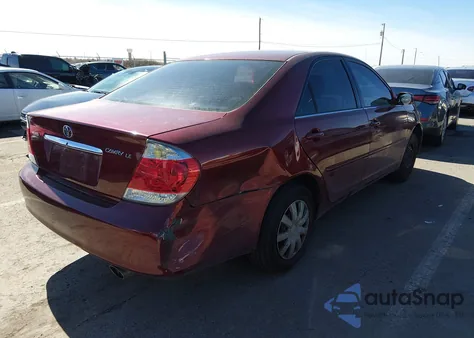 2005 Toyota Camry Le z USA, uszkodzony, nr VIN 4T1BE32K55U004311